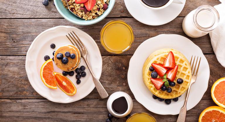 Aumenta la energía de tus platos saludablemente: desayunos