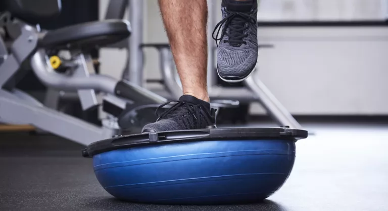 Bosu, qué es y objetivos de su entrenamiento - Ejercicio y deporte