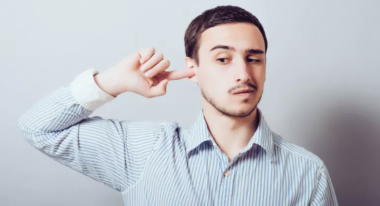 Cerumen en los oídos