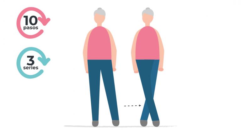 Ejercicios de equilibrio para mayores de 60: desplazamiento cruzando piernas