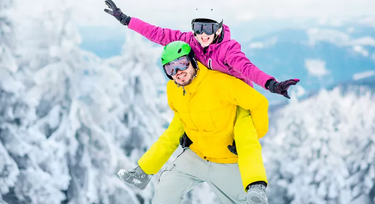 Qué protecciones de Snowboard no pueden faltar en tu equipamiento