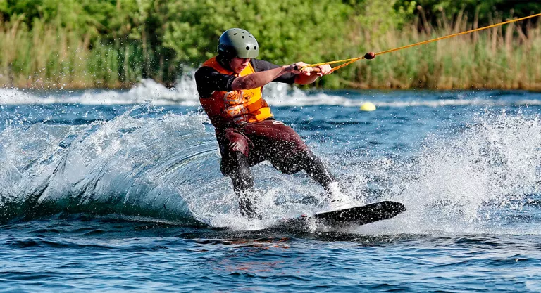 Cómo practicar wakeboard: amerizaje