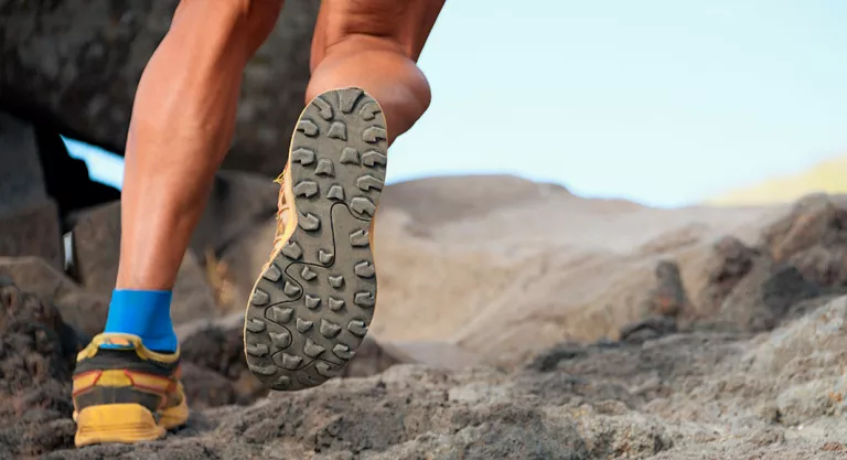 El terreno, clave al escoger zapatillas de trail running: roca