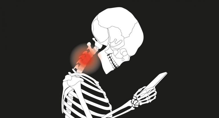 Síndrome del text neck, el smartphone puede dañar tu cuello