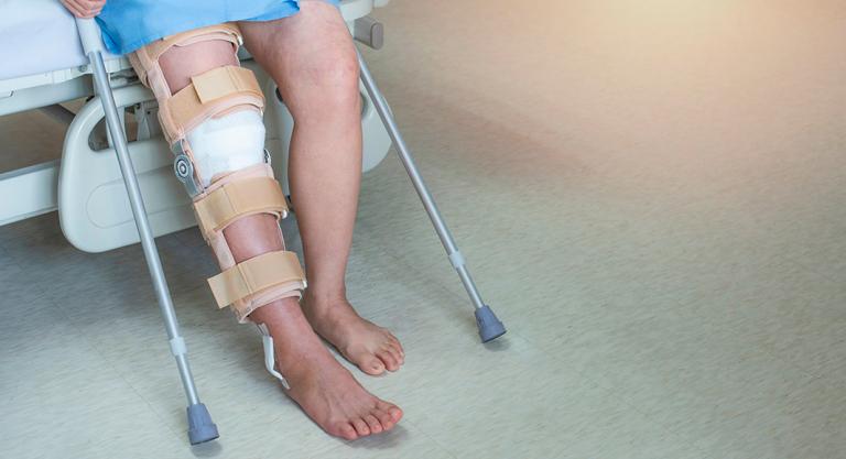 Tratamiento médico de un esguince de rodilla