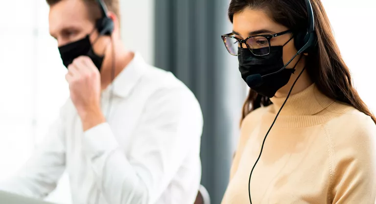 Mascarillas: cómo afectan a la voz y consejos para cuidarla