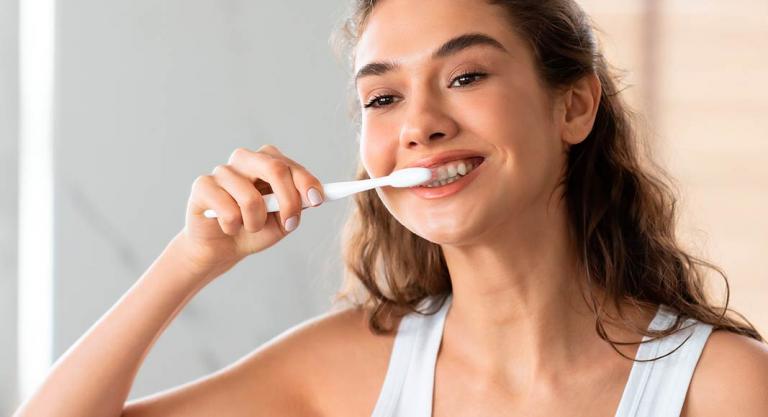 Cómo cepillarse los dientes 