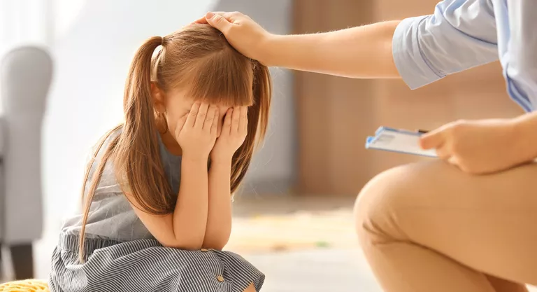 Niña con problemas de regresión