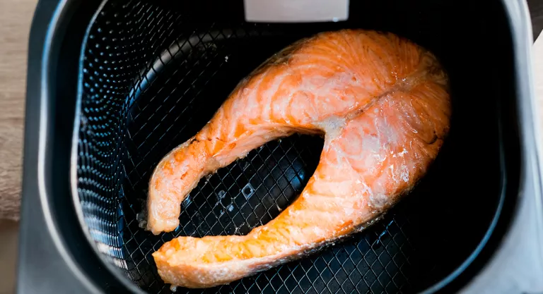 Salmón cocinado en air fryer 