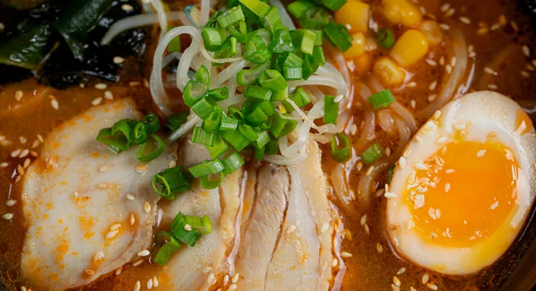 Ramen con especias aromáticas