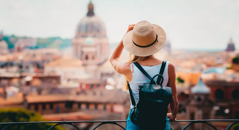 Mujer de vacaciones