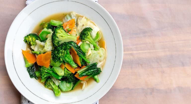 Alimentos en la dieta pegana: brócoli y zanahoria