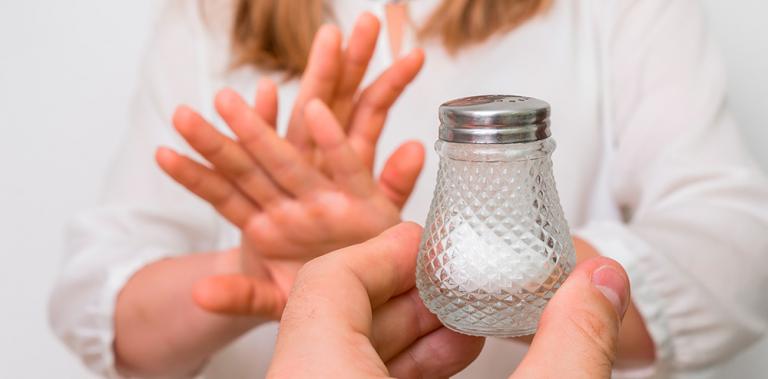 Sustituye la sal por otros condimentos