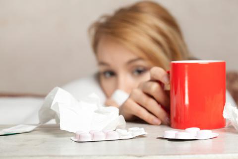 Beber líquidos para el tratamiento de la gripe