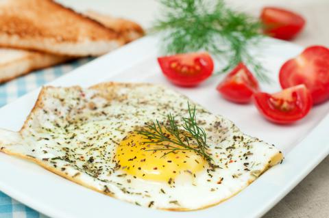 Plato saludable con huevo