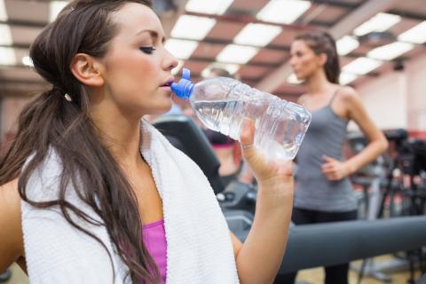 Cómo hidratarse durante el entrenamiento