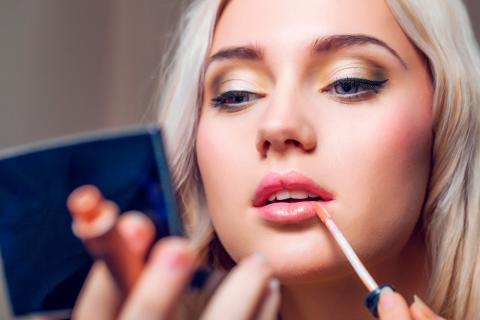 Maquillaje, técnicas y colores para realzar los labios