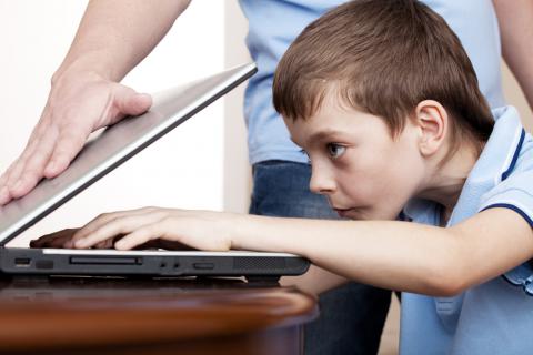 Prevenir adicción a internet en niños