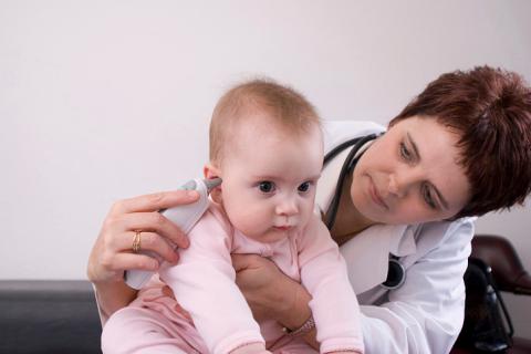 Síntomas de la fenilcetonuria en un bebé