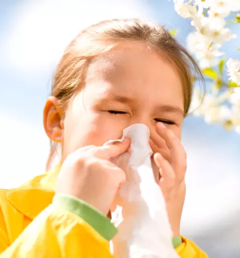 Niña con alergia respiratoria Alergias respiratorias