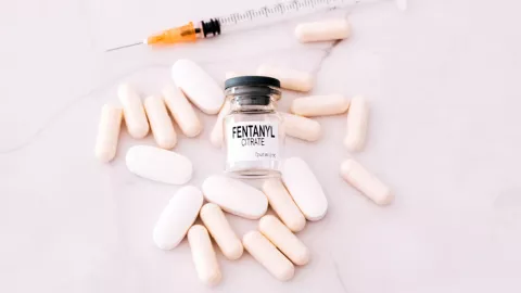 Fentanilo, usos y riesgos: su papel en la crisis de opioides Fentanilo en diversas presentaciones