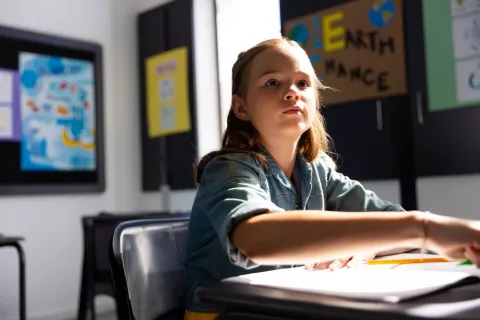 Epilepsia de ausencia Niña desconectada en clase por epilepsia de ausencia