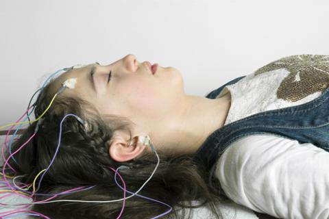 Cómo se hace el electroencefalograma (EEG)