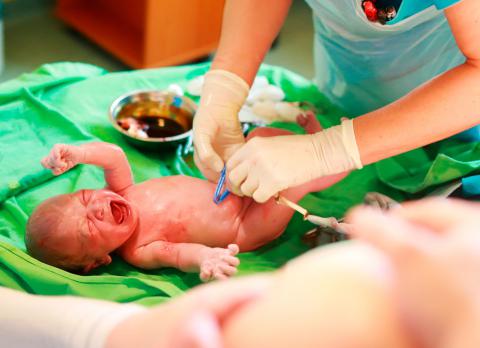 Qué no se debe hacer en un parto de urgencia 