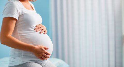 Embarazada con síntomas de estar de parto