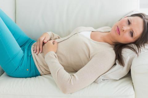 Mujer con síntomas de pólipos uterinos