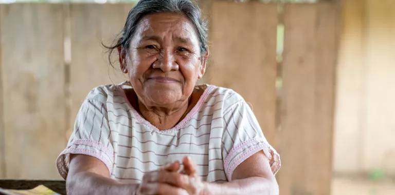 Mujer mayor indígena en Bolivia