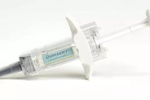 La EMA recomienda un nuevo tratamiento para pacientes con asma severa Medicamento para el asma dupilumab