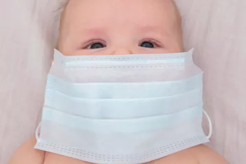 Curan al primer bebé burbuja detectado en España con cribado neonatal Bebé con problemas de inmunodeficiencia