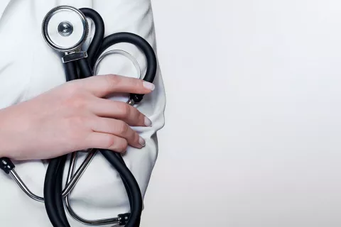 ¿De qué mueren los médicos en España? Médico