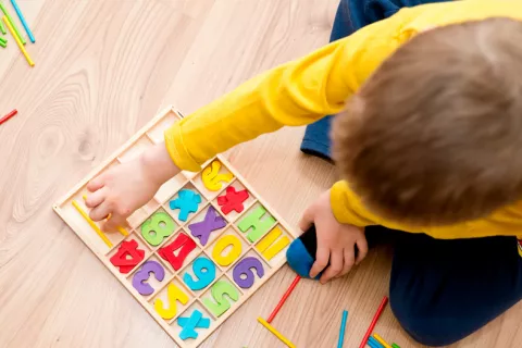 Descubren que autismo y TDAH comparten alteraciones genéticas Nico con autismo