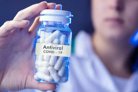 Hospitales españoles prueban fármacos para tratar el COVID-19 Prueba de fármacos para tratar el COVID-19