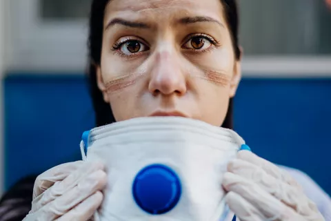El 97% de los sanitarios padece daños en la piel por el uso de EPI Los sanitarios padecen daños en la piel por el uso de EPI