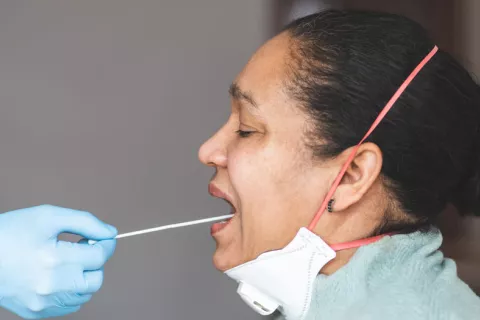 Los casos de COVID-19 se duplican en pocos días en países de América Los casos de COVID-19 se duplican en pocos días en países de América: prueba del coronavirus
