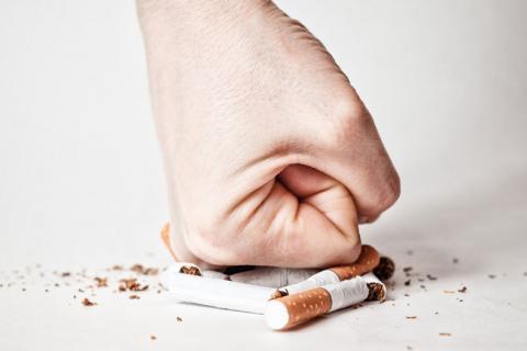Muchos españoles han dejado de fumar en el confinamiento