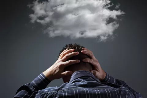 Los pensamientos negativos repetitivos aumentan el riesgo de demencia Los pensamientos negativos repetitivos podrían aumentar el riesgo de demencia