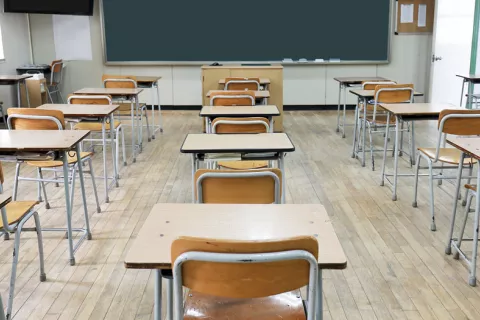 Distancia social en clase para prevenir el coronavirus