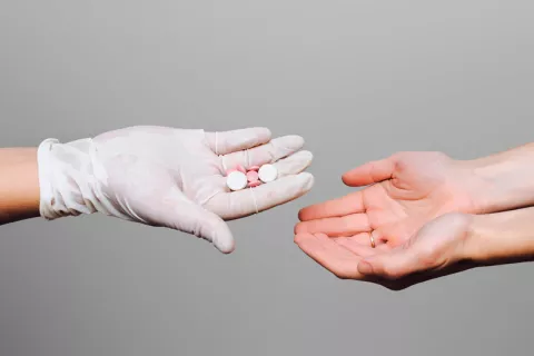 El placebo tiene efecto incluso si la persona sabe que lo está tomando El efecto del placebo
