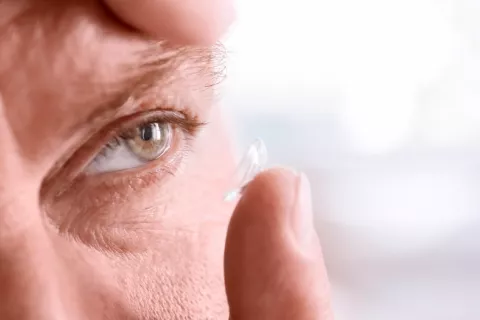 Las lentes de contacto inteligentes ayudarían a monitorear el glaucoma Las lentes de contacto inteligentes para monitorear el glaucoma