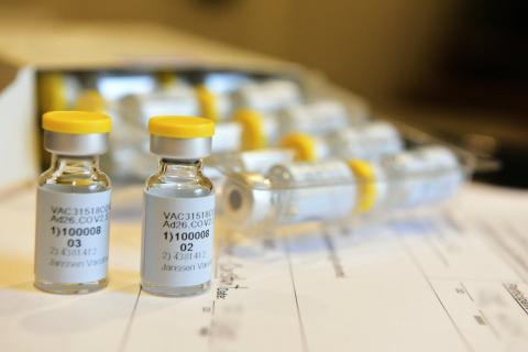 Vacuna frente a la COVID-19 en ensayos