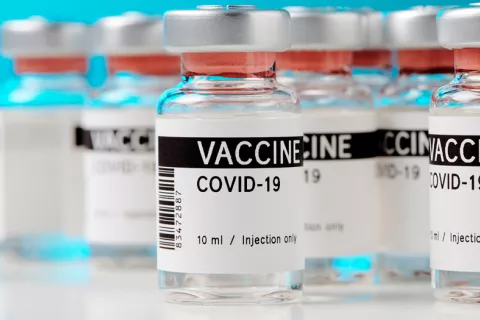 La vacuna de Pfizer y BioNTech muestra una eficacia provisional del 90% Vacuna de Pfizer: eficacia del 90%
