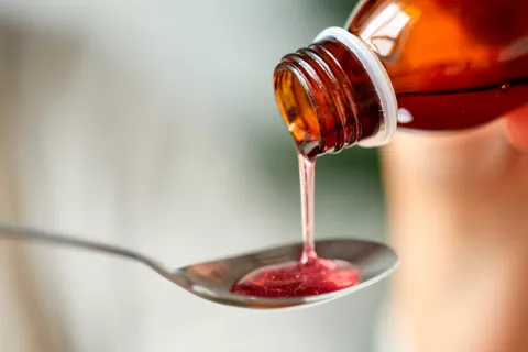 Prueban un antiviral oral que bloquea la transmisión del SARS-CoV-2 Antiviral en formato jarabe