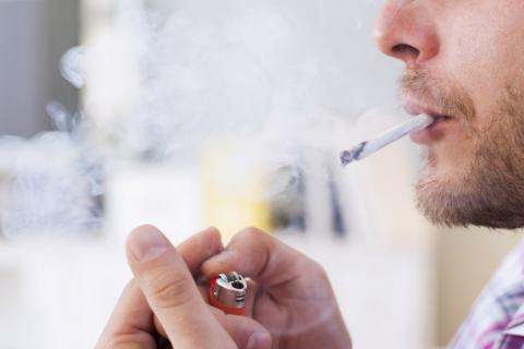 Fumar poco causa adicción al tabaco