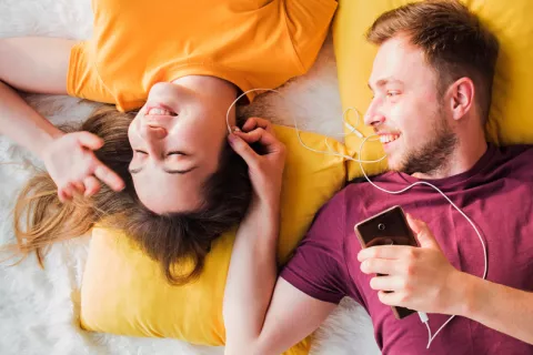 La temperatura corporal de las parejas cambia al escuchar “su canción” La temperatura corporal de las parejas cambia al escuchar