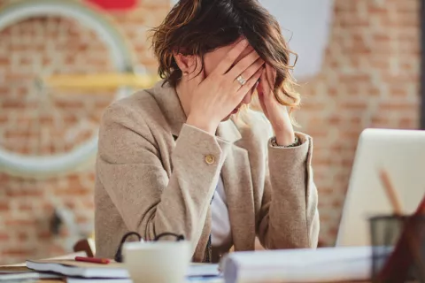 Un inicio laboral inestable afecta a la futura salud mental juvenil Precariedad laboral afecta salud mental