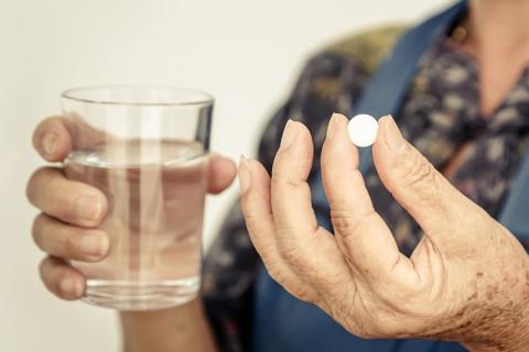 Aspirina reduce el riesgo de COVID grave